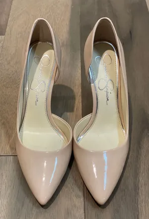 Jessica Simpson Beige Patent Leather Pointed Toe Pumps Size 8.5 thumbnail 1