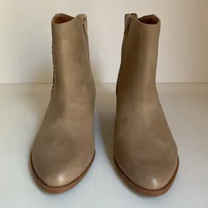 Lucky Brand Ankle Boots 6.5M Tan Faux Leather Western Booties Zip Side Stitching thumbnail 4
