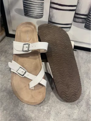 Madden Girl Bryceee Sandal White Criss-Cross Toe Straps Women's Size 9 thumbnail 4
