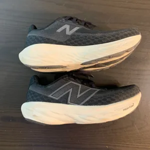New Balance Fresh Foam X 1080 v13 Womens 9 Running Shoes Black‎ Grey Sneakers thumbnail 5