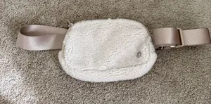 Lululemon Sherpa Belt Bag thumbnail 1