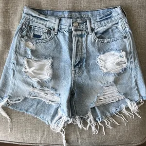 American Eagle Denim 90’s Boyfriend Short thumbnail 1