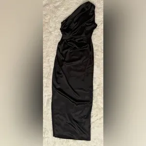 PETAL & PUP NADIA One-Shoulder Satin Maxi Dress Black 14 NWOT thumbnail 6