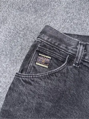 Vintage 90s Wrangler for Women Black Denim High Rise Taper Ankle Mom Jeans Sz 8 thumbnail 5