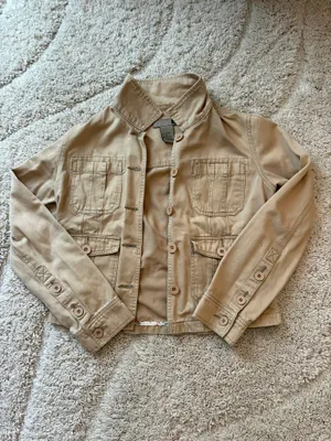 Beige Button thumbnail 2