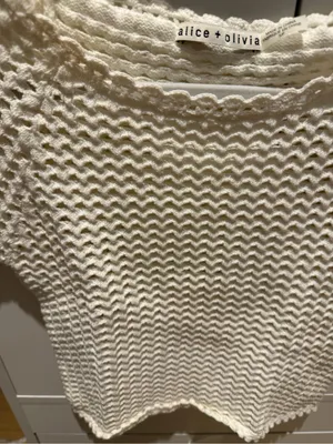 Alice + Olivia Cream Open-Weave Knit Crop Top thumbnail 6