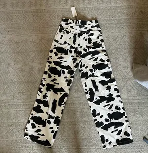 Shekou Cow Print Jeans (Let’s MooVe Jeans) thumbnail 3
