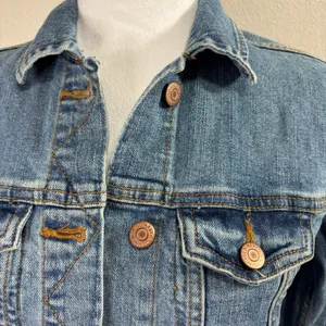 Old Navy‎ Women's Denim Jacket Medium Wash Classic Trucker Casual Sz S thumbnail 3
