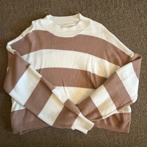 Brown and white striped slightly cropped sweater thumbnail 1