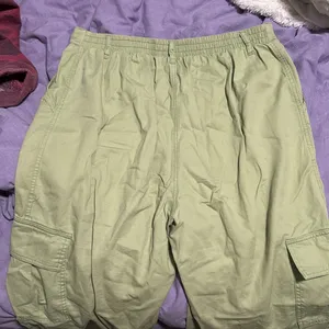 Green wide legged pants thumbnail 3