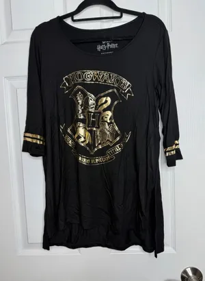 Wizarding World of Harry Potter Universival Studios Hogwarts Shirt Gold Black M thumbnail 1