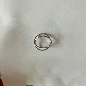 3/$20 Classic Silver Tone Thin Crossed X Loop Shaped Ring thumbnail 3