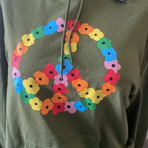 Pride PH by The PHLUID Project 'Be Kind' Hooded Pullover Sweatshirt Medium Green thumbnail 4
