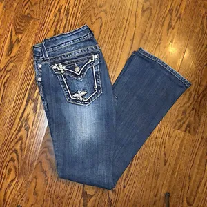 MISS ME Dark Wash Embellished Boot Cut Denim Low Rise Jeans Size 28x31 TAG 28x34 thumbnail 4