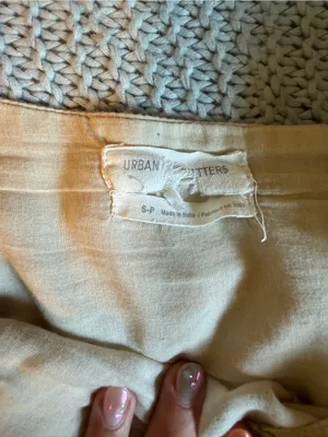 Urban Outfitters Chelsea blouse Puff-Sleeve Crop Top thumbnail 5