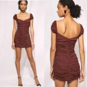Wilfred‎ Aritzia Ruched Cap Sleeve Mini Dress Wine Red Bodycon thumbnail 2