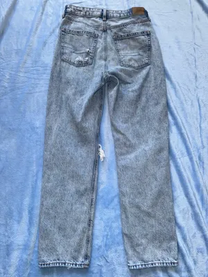 American Eagle Mom Straight Jeans Distressed thumbnail 4