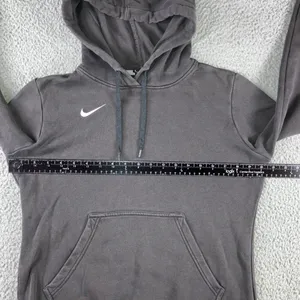 Nike Hoodie Women M Faded Black Pullover Swoosh Logo Activewear Grunge‎ Outdoor thumbnail 6