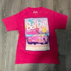 Barbie Movie Hot Pink T Shirt With Barbie Car Size Medium New Cotton NWOT thumbnail 1