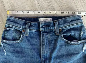 Abercrombie Curve Love Ultra High Rise 90s Straight Jeans thumbnail 5