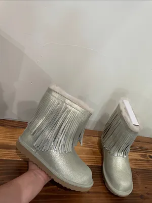 UGG Classic Short Il Fringe Boots 1019719K Shimmery Metallic Gold Size 5 NEW! thumbnail 3