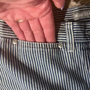 Jones New York Blue and White Striped Jeans thumbnail 4
