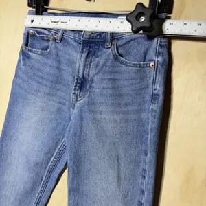 GAP 90s Straight High Rise Jeans Women's Size 26R‎ Blue Medium Wash Denim thumbnail 4