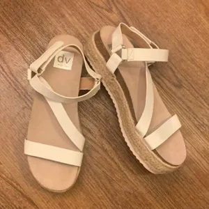 DV Dolce Vida Iman Platform Sandals 8.5 Cream thumbnail 1