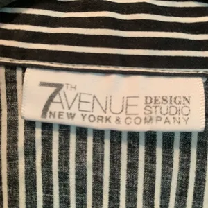 7th Avenue New York & Co. B&W blouse with red embroidery. Size Large thumbnail 6