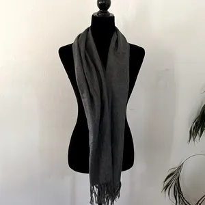 ROUNDRREE&YORKE by CASHME Scarf EUC thumbnail 2
