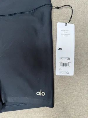 Alo Yoga Airlift Energy Shorts Small 5" Black thumbnail 2