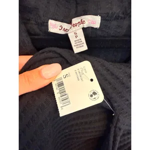 Free People Black Cowl Neck Waffle Knit Split Back Thermal Top Small P NEW thumbnail 7