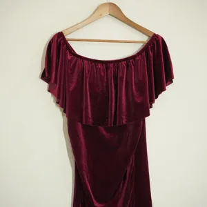 My Bump Maternity Size Medium Velvet Off Shoulder Ruffle Dress Burgundy Bodycon thumbnail 2
