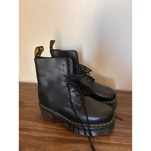 Dr. Martens Audrick 8-Eye Boot Black Nappa Lux Leather Platform US L 9 AW004 thumbnail 4