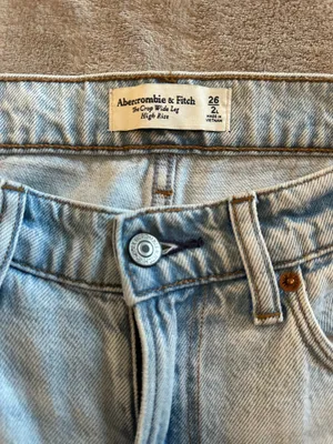 Abercrombie Wide-Leg Jeans thumbnail 3