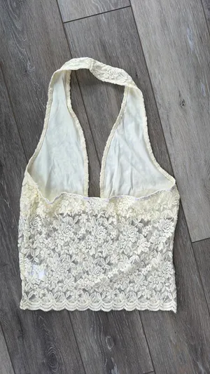 Soft yellow floral lace SHEIN top thumbnail 3