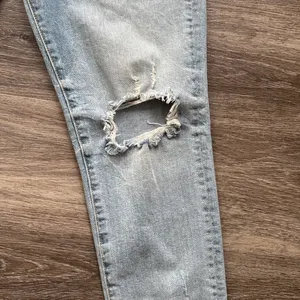 DRIFTWOOD Jeans Blue Ankle Cropped Distressed Denim 31 thumbnail 7