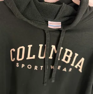 Columbia Women’s Hoodie In Hunter Green thumbnail 2