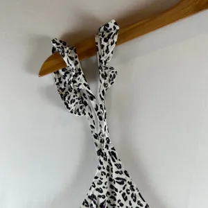 7‎ For All Mankind Womens Silk Blend Animal Print Tie Shoulder Cami Top M NEW thumbnail 9