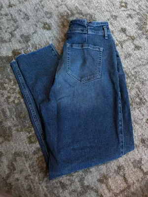 Hollister Curvy Ultra High Rise Mom Jeans thumbnail 1