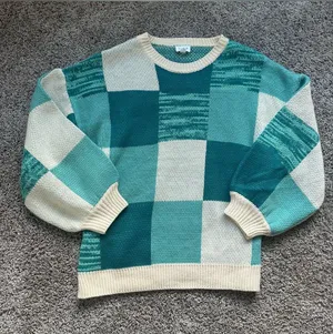 Le Lis Teal & Cream Checkerboard Crewneck Sweater thumbnail 1