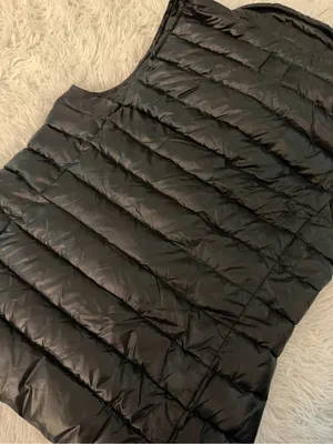 Gap Black Down Puffer Vest Size M – Quilted Lightweight Zip Snap Front thumbnail 4