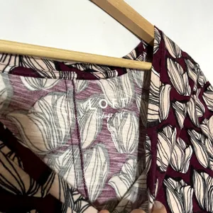 LOFT ann taylor vintage soft tulip maroon short sleeved t-shirt women's size M thumbnail 3
