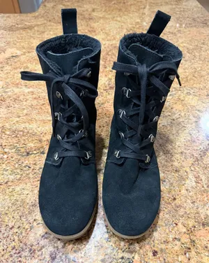 American Eagle 100% Genuine Cow Suede Black Sneaker Boots Sherpa Lined Size 9 thumbnail 1