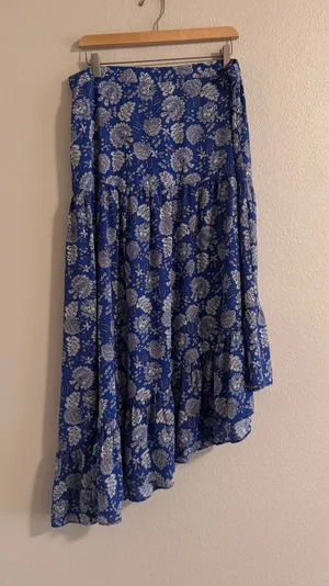 Vince Camuto Blue Floral Asymmetrical Midi Skirt thumbnail 1