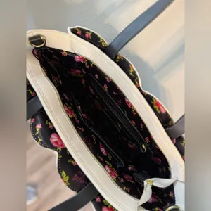 Betsey Johnson Wavy Days Bee Striped Purse thumbnail 4
