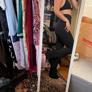 seamless flare pants thumbnail 3