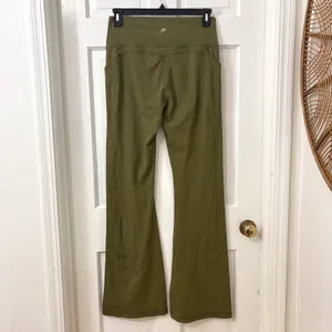 Fabletics Oasis Kick Flare Yoga Pants XL Tall High Waist Pockets‎ Dark Moss NEW thumbnail 2