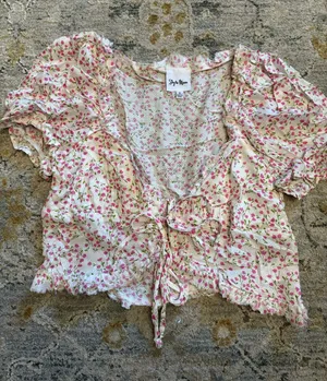 Front Tie Floral Sky to Moon Top thumbnail 1