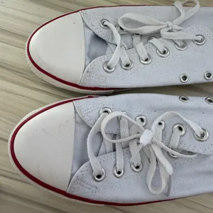 Converse All Star Womens 7.5 Mens 6 White Lace Up Classic Casual Sneakers Shoes thumbnail 2